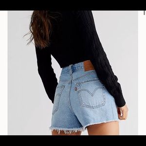 Levi’s rib cage shorts
